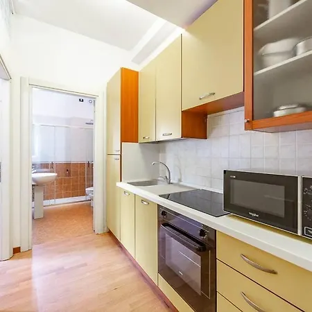 Navigli-naba Metro Romolo, Canal View * ミラノ
